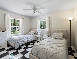 Room - Gordon’s Country Home (Ocala)