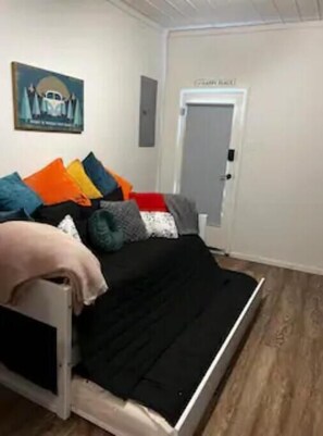 1 chambre, fer et planche à repasser, Wi-Fi gratuit, draps fournis