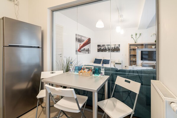 1 غرفة نوم ومكواة/لوح كي وواي فاي وملاءات أسرّة