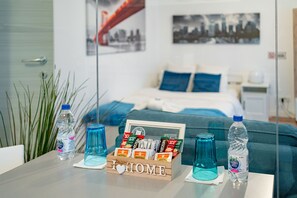 1 habitación, tabla de planchar con plancha, wifi y ropa de cama 