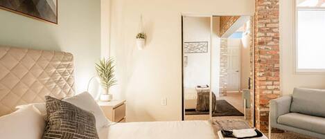 2 bedrooms, iron/ironing board, travel cot, WiFi