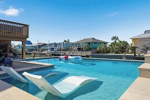 Piscine extérieure, piscine chauffée