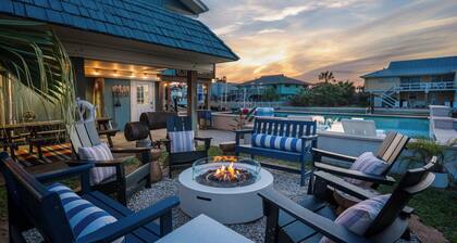 Serene Waterfront 5BR sleeps 15 w/Heated Pool, Fire Pit, Boat & Jet Ski Lift