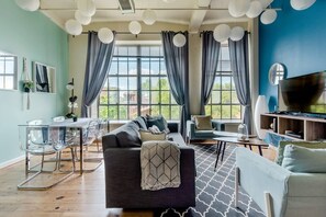 TV, offices - 100 Year-Old Historic Brick 2BR Loft High Ceiling7 (Durham)