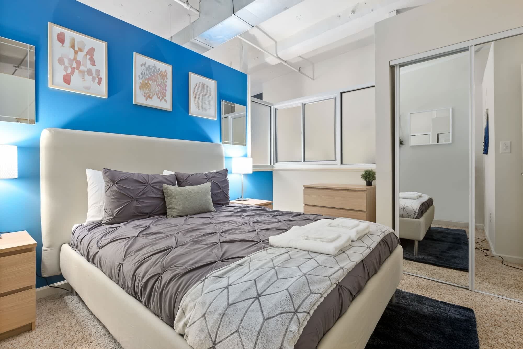 2 habitaciones, tabla de planchar con plancha, cuna de viaje y wifi 