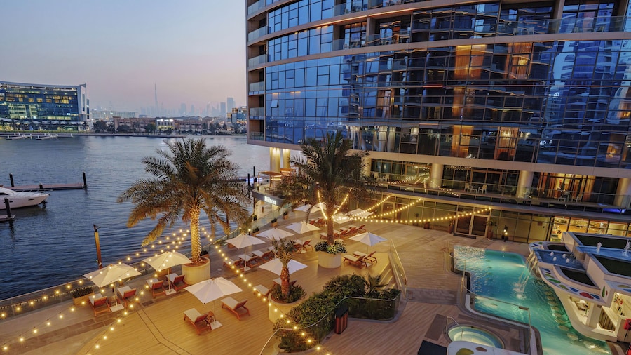 Hilton Dubai Creek Hotel & Residences