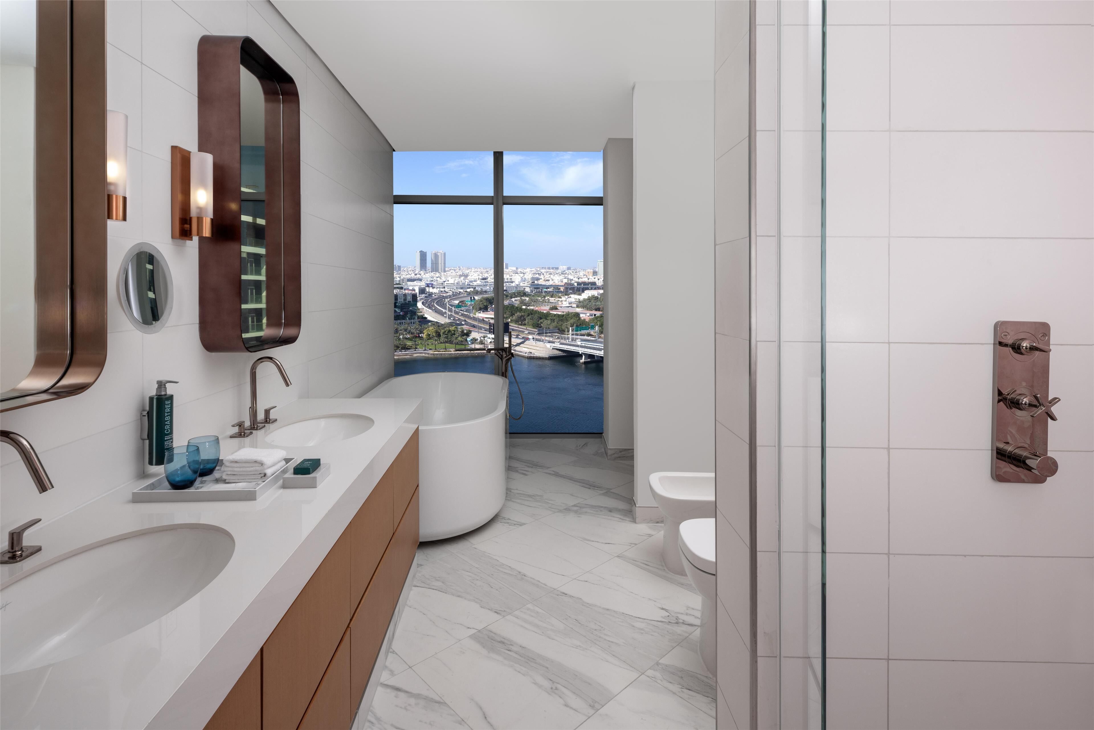 Photo - Hilton Dubai Creek Hotel & Residences