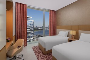 1 bedroom, premium bedding, in-room safe, laptop workspace