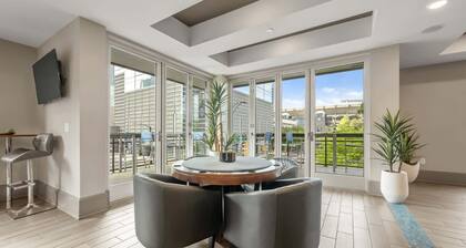 Uptown 3rd Ward | Luxury Apt | City Skyline View