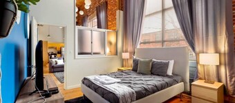 100 Year-Old Historic Brick 2BR Loft High Ceiling4