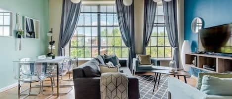 Televisión, oficina