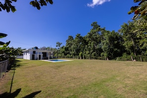 Property grounds - Casa Blanca with Private Pool - Relaxing Retreat (Aguada)
