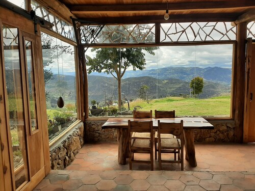 Cabaña LATO, en medio de la Naturaleza, con senderismo y atractivos naturales 