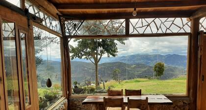 Cabaña LATO, en medio de la Naturaleza, con senderismo y atractivos naturales
