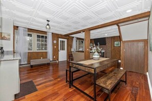 Interior - Mountain Chalet in Fairfield, PA 1BDR



 (Fairfield)