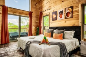 3 bedrooms, desk, iron/ironing board, free WiFi - Modern Cabin with views, Infinity Game Table, Arcade, Fireplace, Hot tub, Grill (Sevierville)