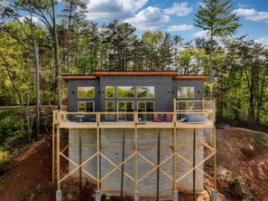 Exterior - Modern Cabin with views, Infinity Game Table, Arcade, Fireplace, Hot tub, Grill (Sevierville)