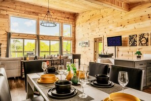Dining - Modern Cabin with views, Infinity Game Table, Arcade, Fireplace, Hot tub, Grill (Sevierville)