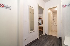 1 chambre, fer et planche à repasser, Wi-Fi, draps fournis