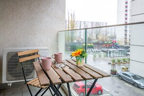Dining - Cozy spacious studio in new building (București)