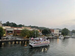 Marina - 2 bedroom Downtown Condo on the Channel (Manistee)