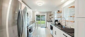 The Homey House close to Everything!