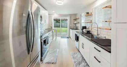 The Homey House close to Everything!