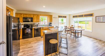 Beaver Pines: Central Hiking Base w/Hot tub.