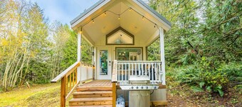 NEW Nestled Private Tiny Home Situated Near ONP