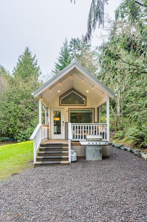 Exterior. NEW Nestled Private Tiny Home Situated Near ONP