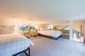 2 soverom, skrivebord, strykejern/-brett og wi-fi (inkludert)