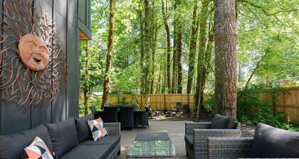 Mt Hood Retreat: Hot Tub & Propane Fireplace