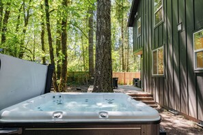 Bain à remous extérieur