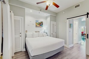 Strykjärn/strykbräda, internet och sängkläder