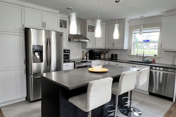 Køleskab, mikrobølgeovn, ovn, kogeplade