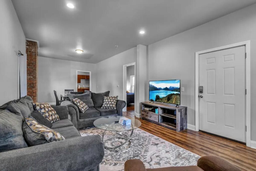 West Side Pad Buffalo NY