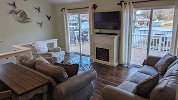 Smart TV, fireplace, video games
