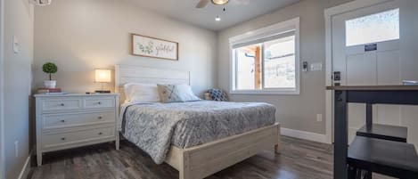 1 غرفة نوم ومكواة/لوح كي وواي فاي مجانًا وملاءات أسرّة