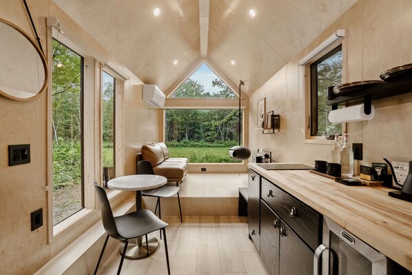 Fridge, stovetop, cookware/dishes/utensils