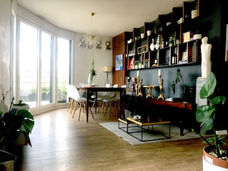 Dining. Unique-chambre Privée Dans un Appartement en Roof-top