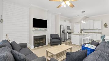 Townhome, Multiple Beds, Pool Access, Ocean View (5410 Gulf Dr) | Living area | 42-inch flat-screen TV with digital channels