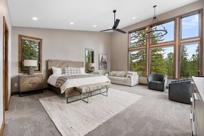 6 bedrooms, WiFi, bed sheets, wheelchair access - Luxury Cabin Sleeps 24- Direct Trailhead & Clubhouse Access, Ample Parking! (South Lawrence)