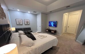 Villa | 4 bedrooms, in-room safe, desk, soundproofing - Solara Resort (Kissimmee)