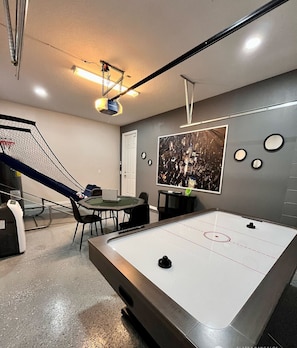 Villa | Game room - Solara Resort (Kissimmee)
