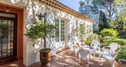 Le Clos Saint Emilie (Tennis & piscine) by Interhome