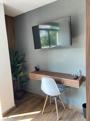 Grand Apartment, 5 Bedrooms | 5 bedrooms, hypo-allergenic bedding, down comforters, in-room safe