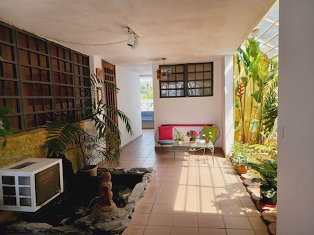 Interior. San Juan, Cozy suite w/private pool, BBQ, outdoor shower, nearby & peaceful
