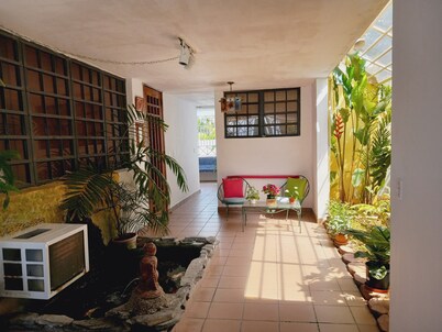 San Juan, Cozy suite w/private pool, BBQ, outdoor shower, nearby & peaceful