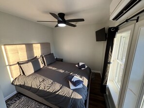 9 bedrooms, desk, WiFi
