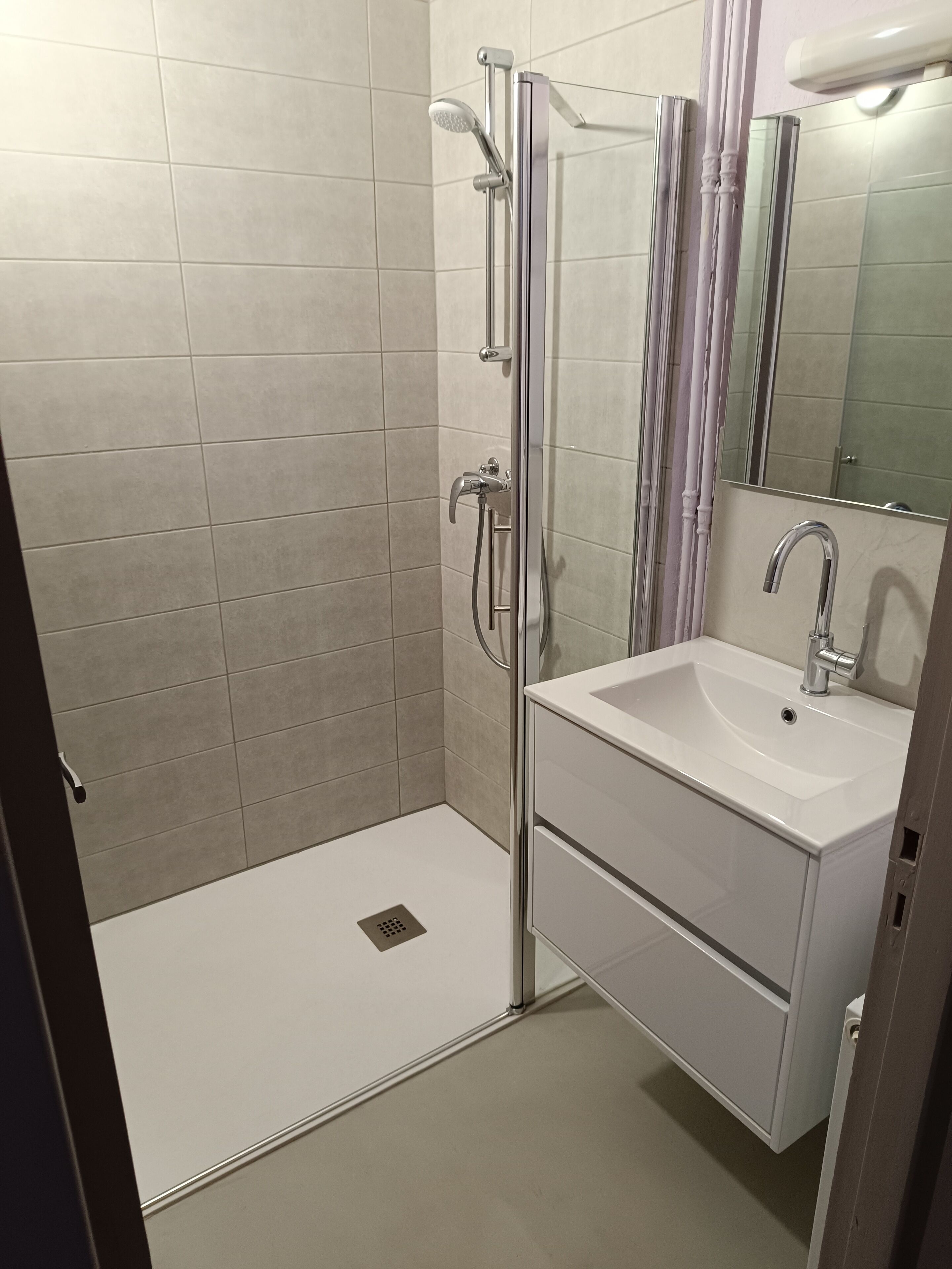 Comfort Quadruple Room, Multiple Beds | Bathroom | Shower